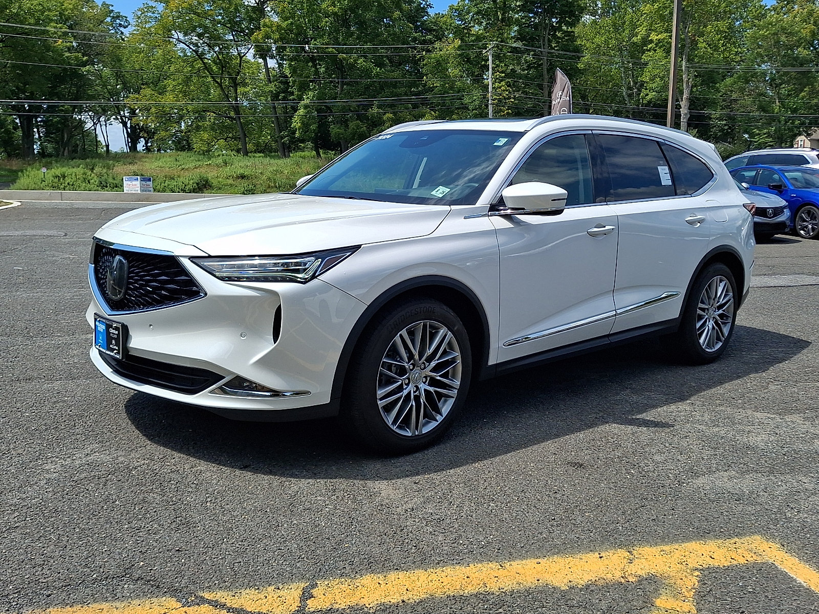 Certified 2024 Acura MDX w/ Advance Package AWD/4WD image 3