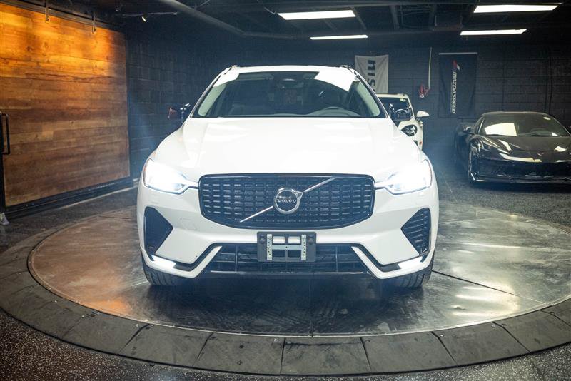 Used 2024 Volvo XC60 B5 Core AWD/4WD image 4