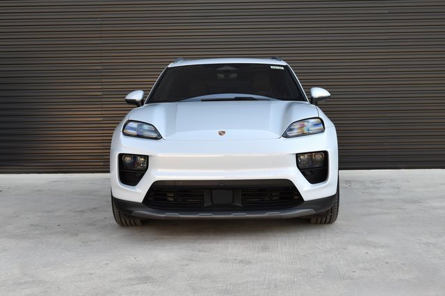 Certified 2025 Porsche Macan 4 Electric image 6