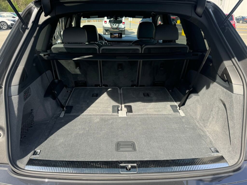 Used 2018 Audi Q7 3.0T Prestige image 19