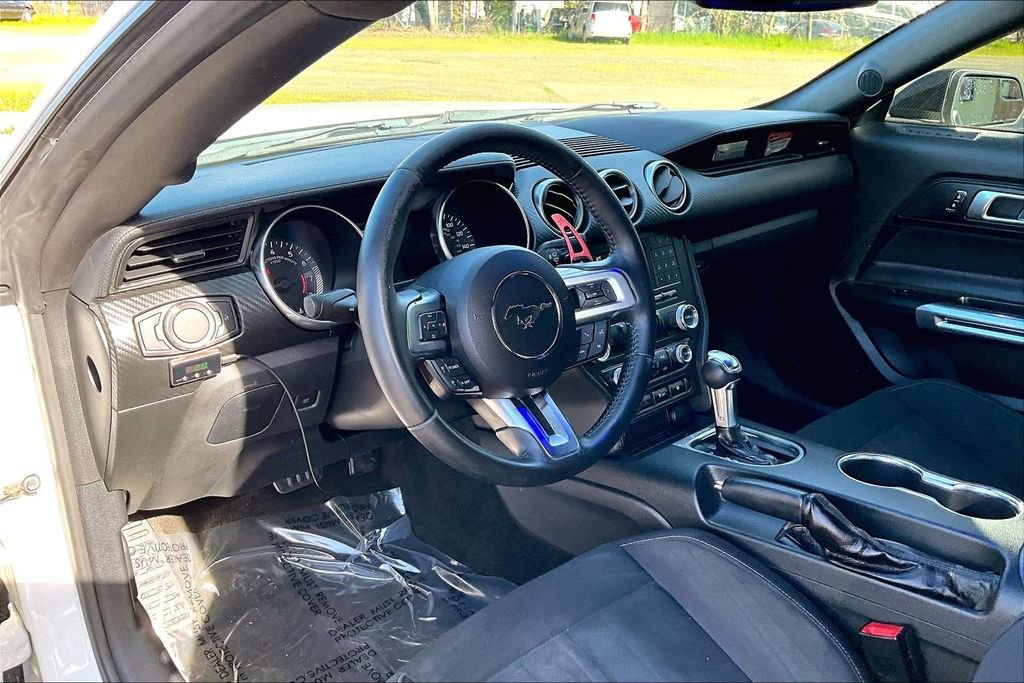 Used 2018 Ford Mustang Coupe image 18