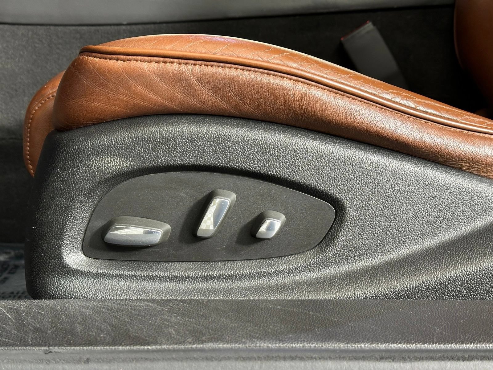 Used 2014 Cadillac ELR w/ Luxury Package FWD image 7