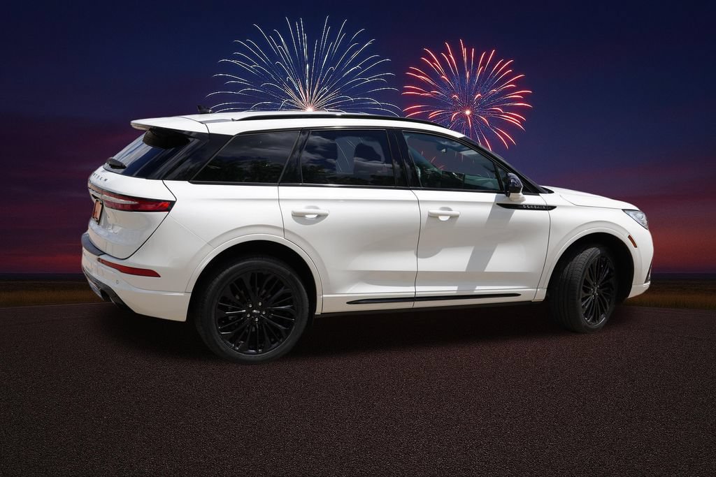 Used 2023 Lincoln Corsair Reserve w/ Jet Appearance Package AWD/4WD image 4