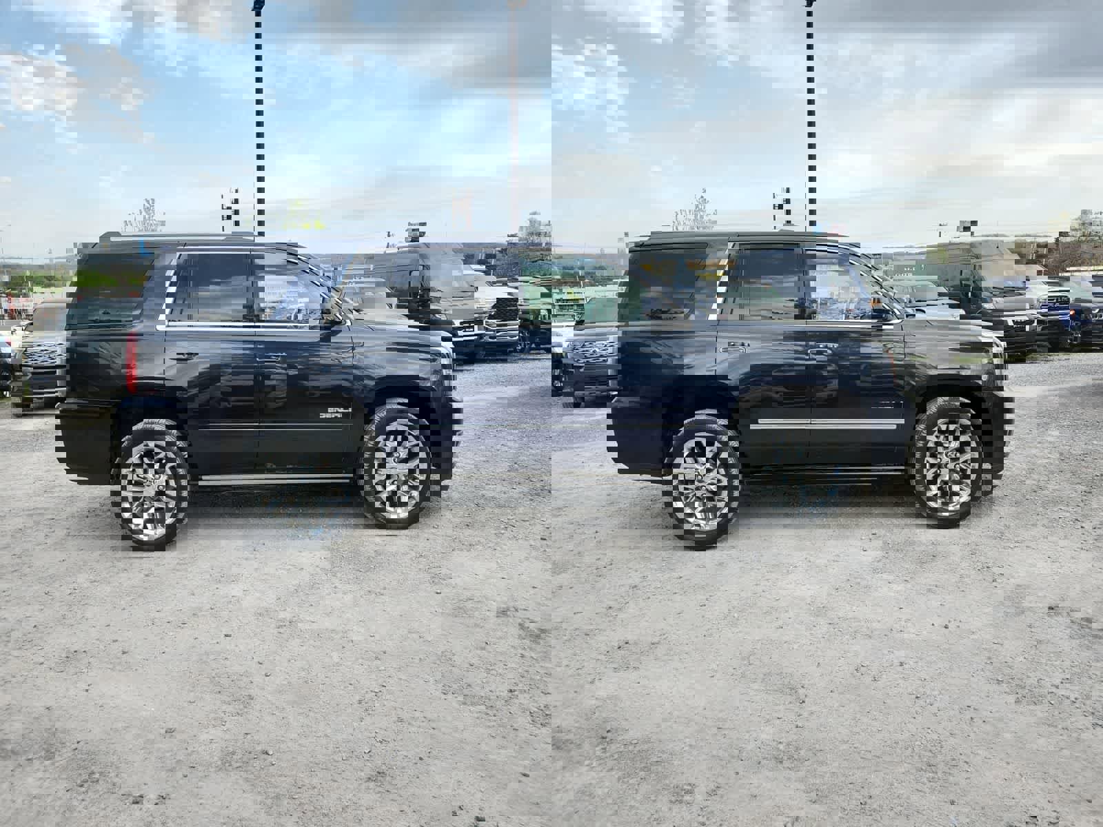 Used 2017 GMC Yukon Denali w/ Open Road Package image 6