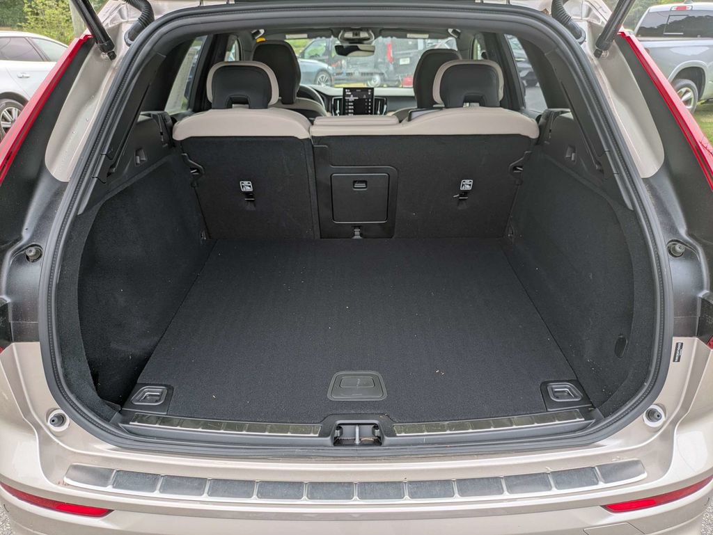 Certified 2026 Volvo XC60 B5 Plus w/ Protection Package Premier AWD/4WD image 13