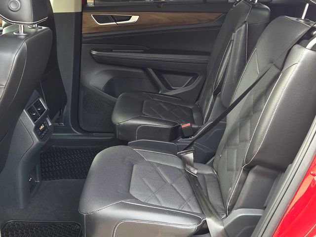 Used 2024 Volkswagen Atlas SE w/ Black Wheel Package image 14