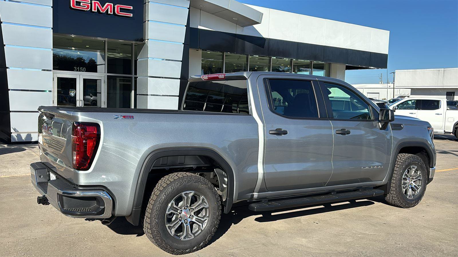 New 2026 GMC Sierra 1500 Pro w/ Pro Value Package AWD/4WD image 8