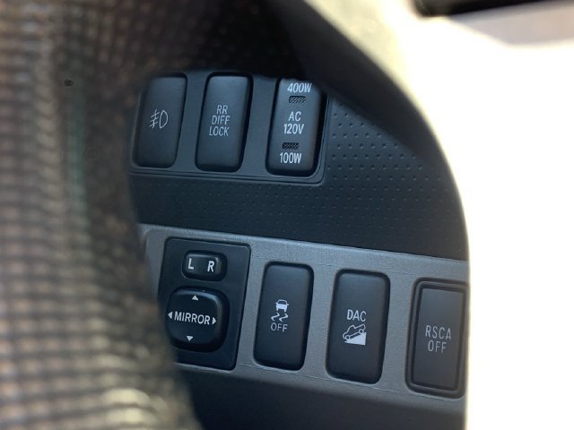 Used 2014 Toyota Tacoma 4x4 Double Cab w/ TRD Off-Road Package image 15