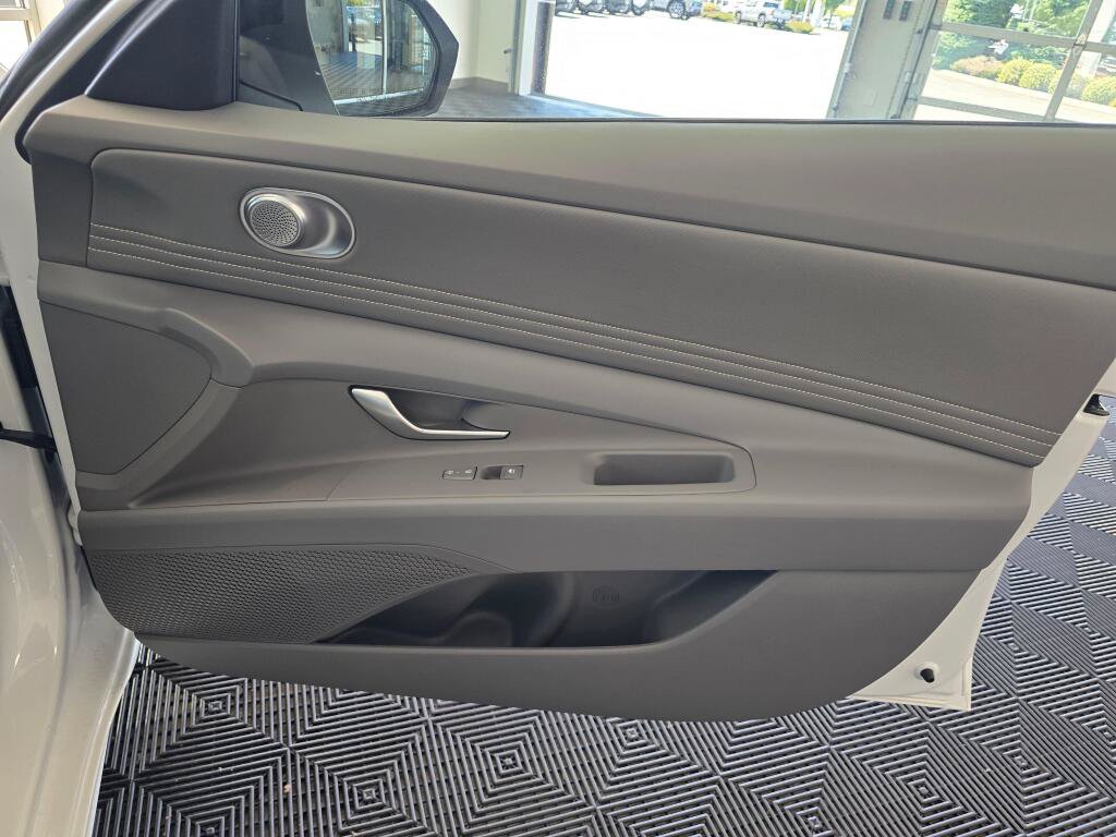 New 2026 Hyundai Elantra Sport FWD image 41