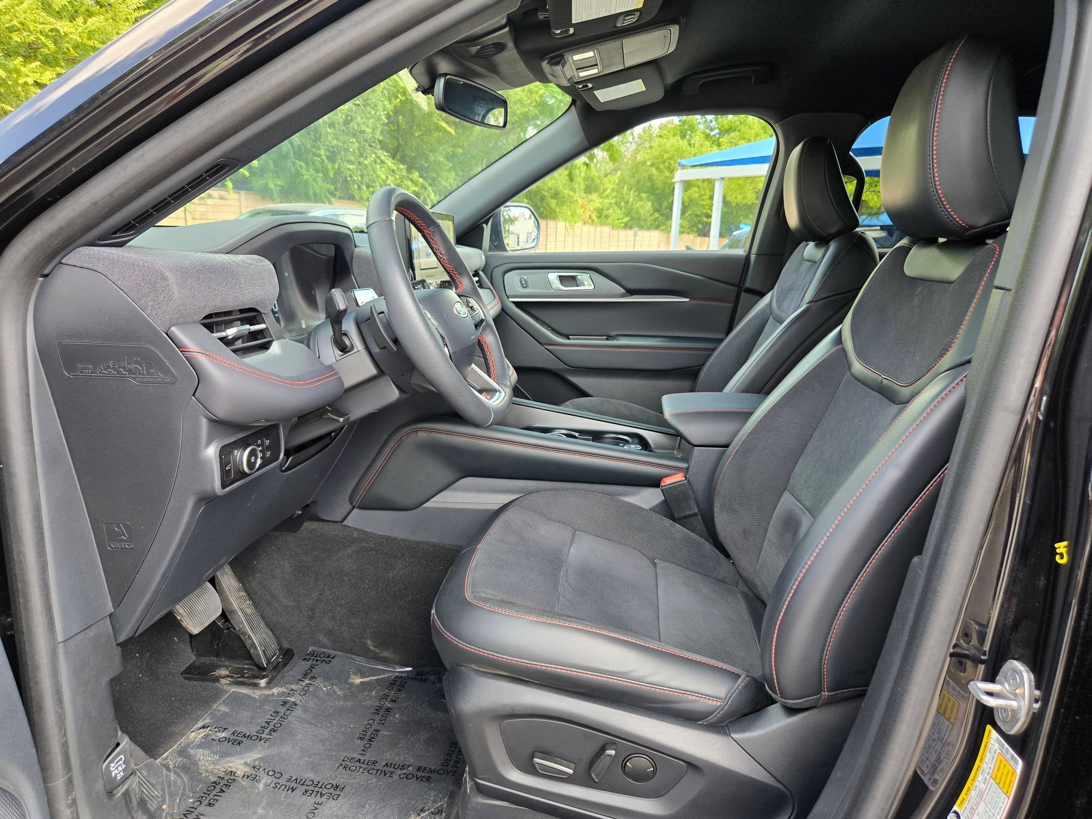Used 2025 Ford Explorer ST AWD/4WD image 9