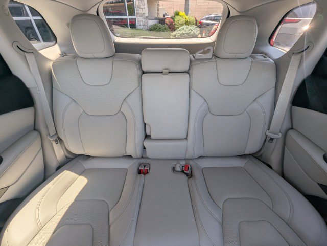 Used 2019 Jeep Cherokee Limited AWD/4WD image 23