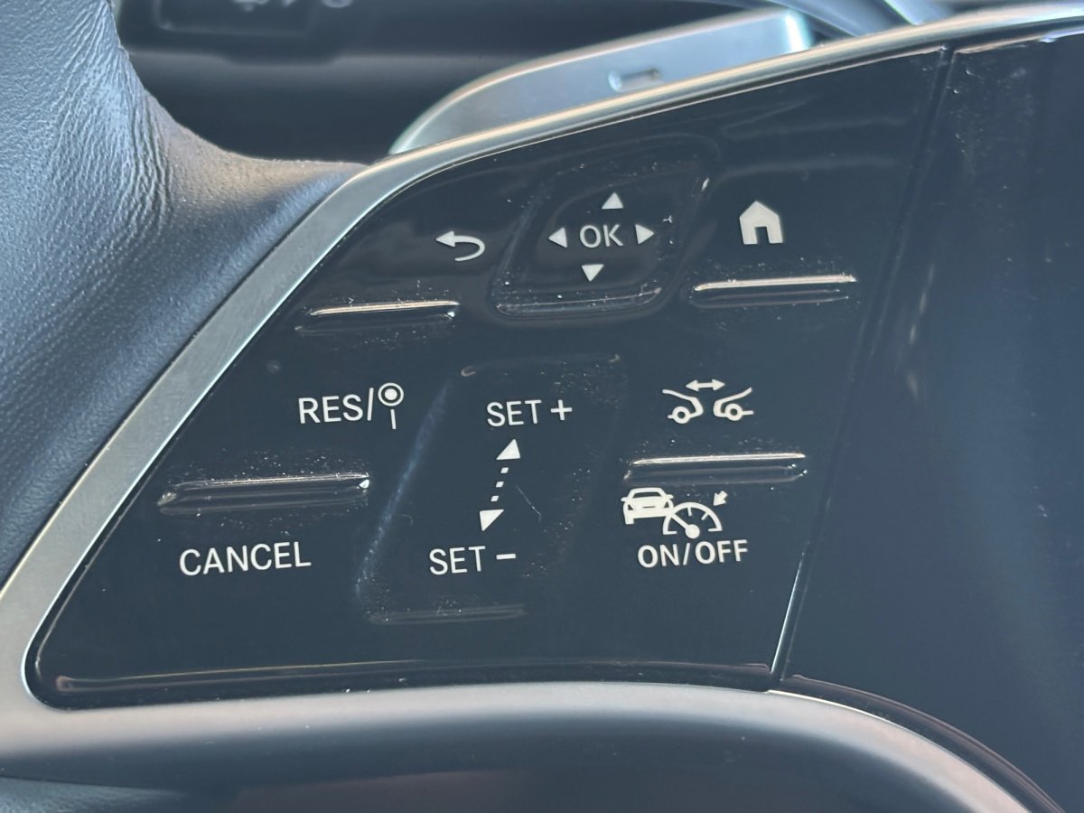 Used 2025 Mercedes-Benz GLS 450 4MATIC image 11