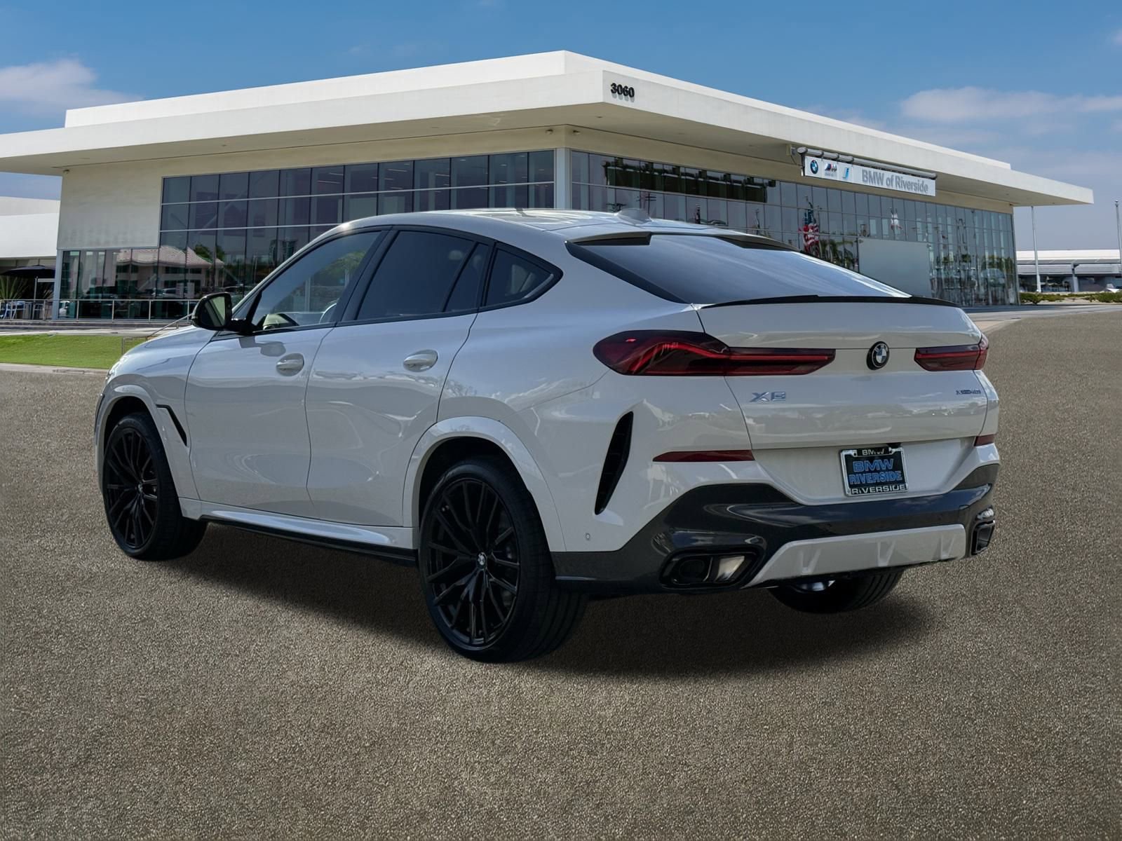 New 2026 BMW X6 xDrive40i w/ Premium Package image 8