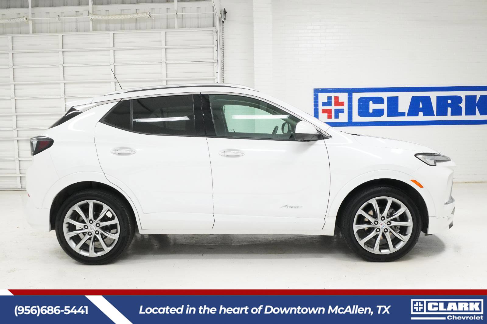 Used 2025 Buick Encore GX Avenir w/ Avenir Technology Package FWD image 4