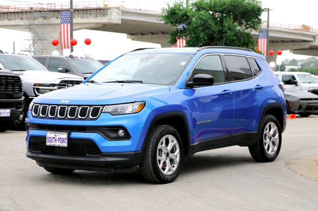 Used 2025 Jeep Compass Latitude image 7