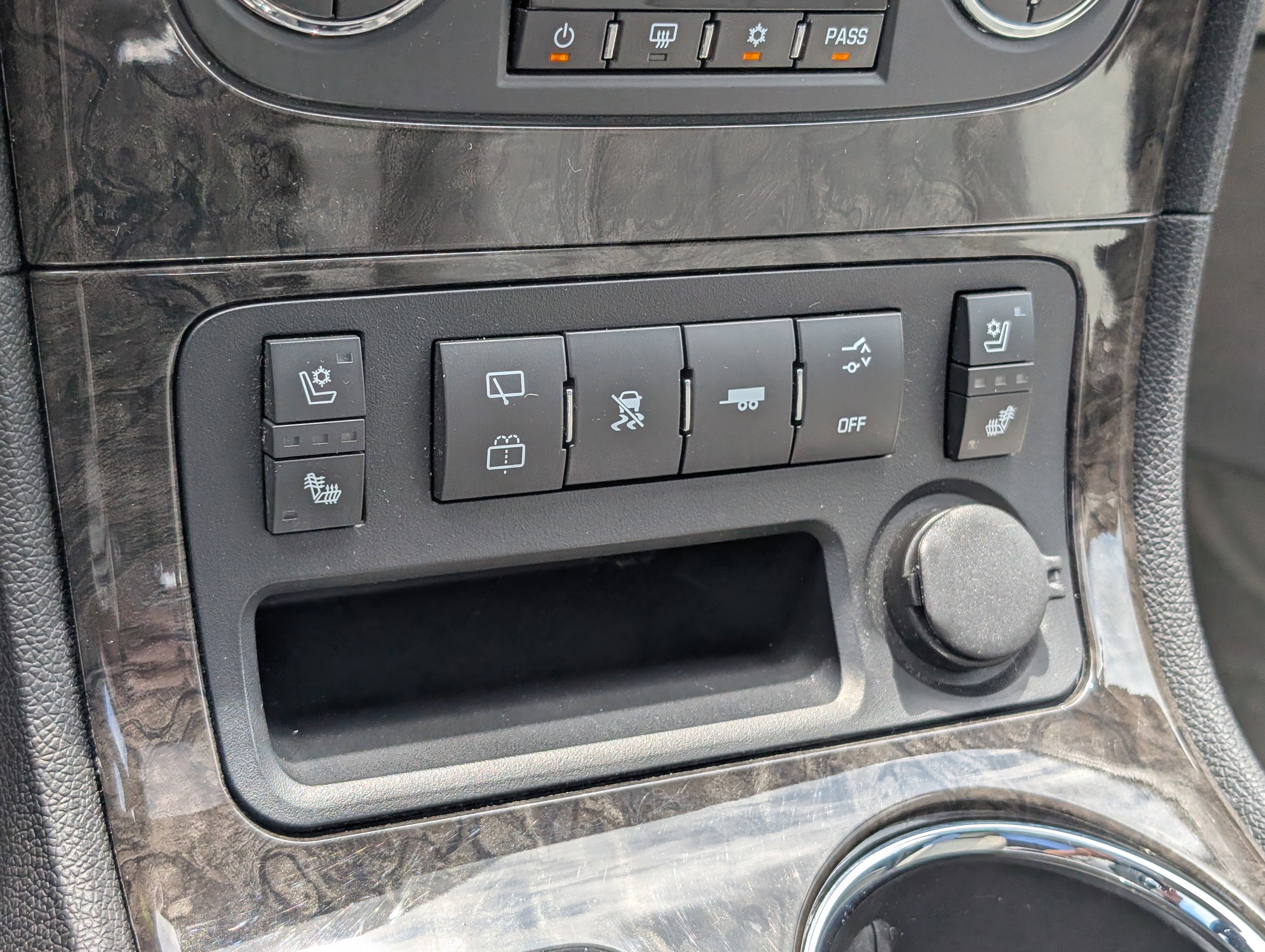Used 2011 GMC Acadia Denali FWD image 20