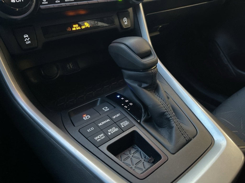Used 2025 Toyota RAV4 XLE image 24
