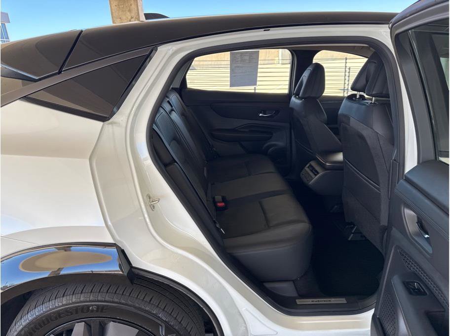 Used 2023 Nissan Ariya AWD image 13