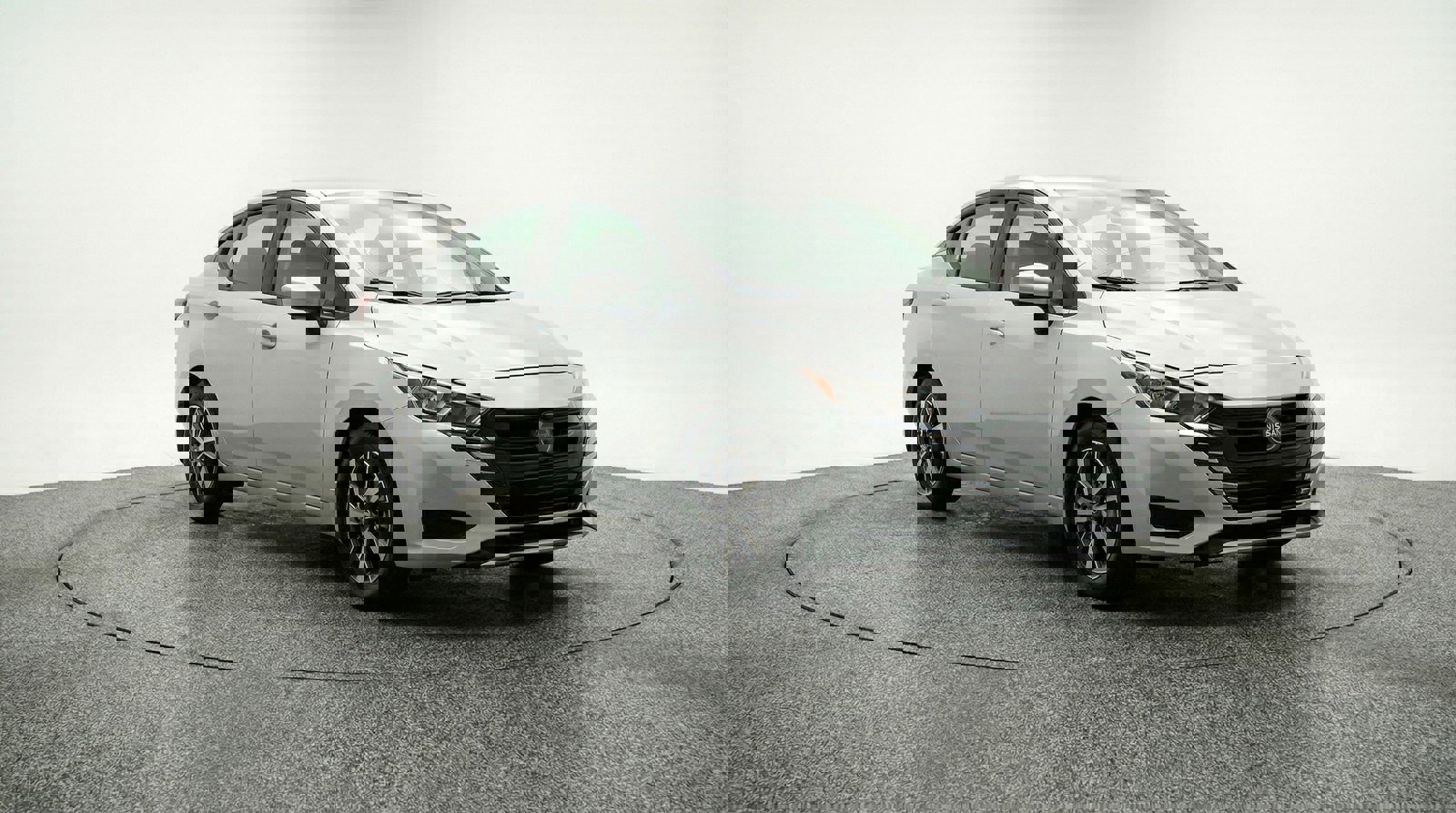 Used 2025 Nissan Versa SV image 1