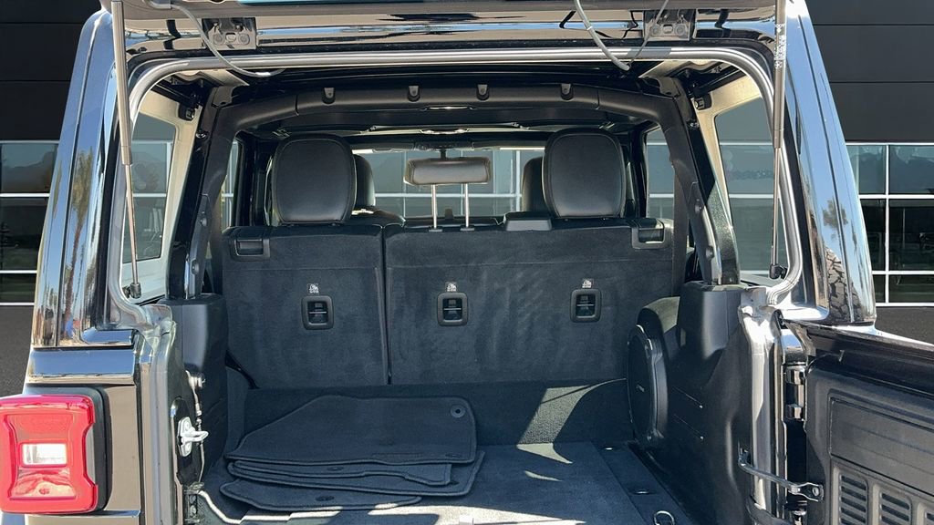 Used 2022 Jeep Wrangler Unlimited Rubicon 4xe w/ Safety Group image 17