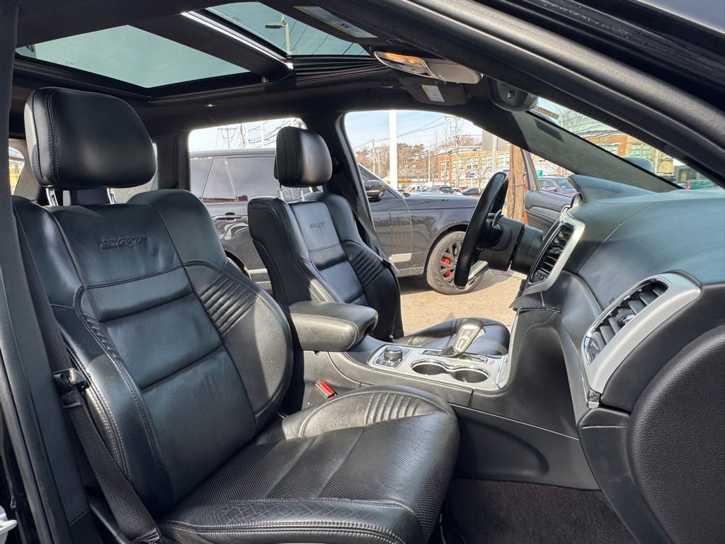 Used 2018 Jeep Grand Cherokee SRT image 9