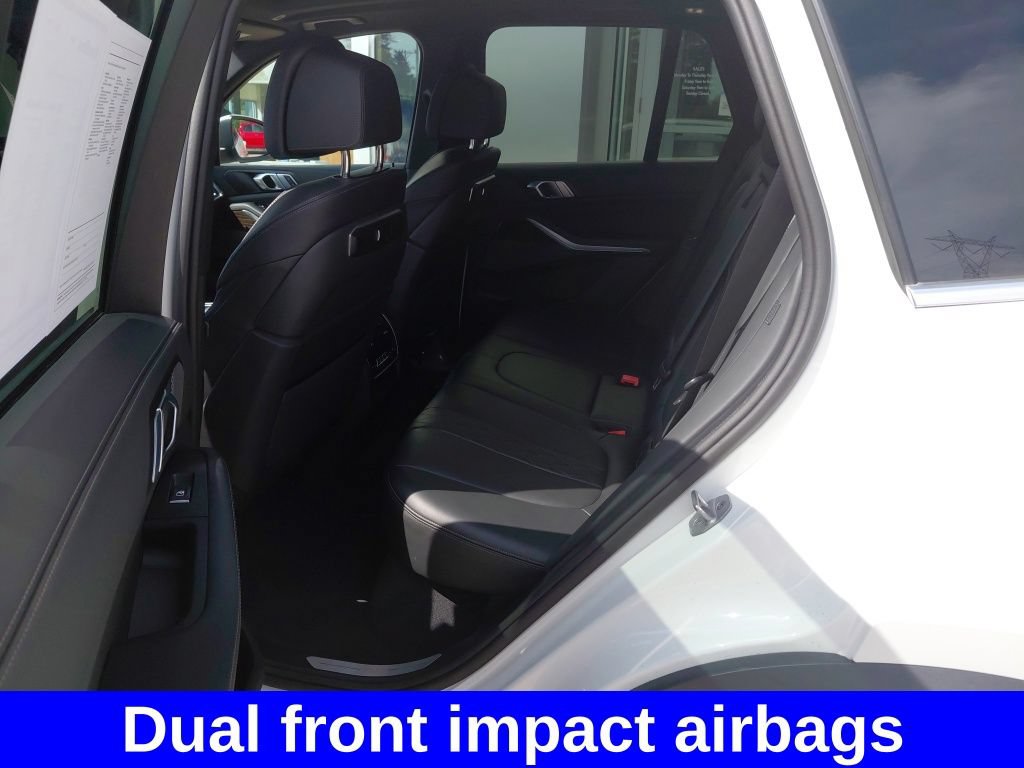 Used 2025 BMW X5 xDrive50e AWD/4WD image 24