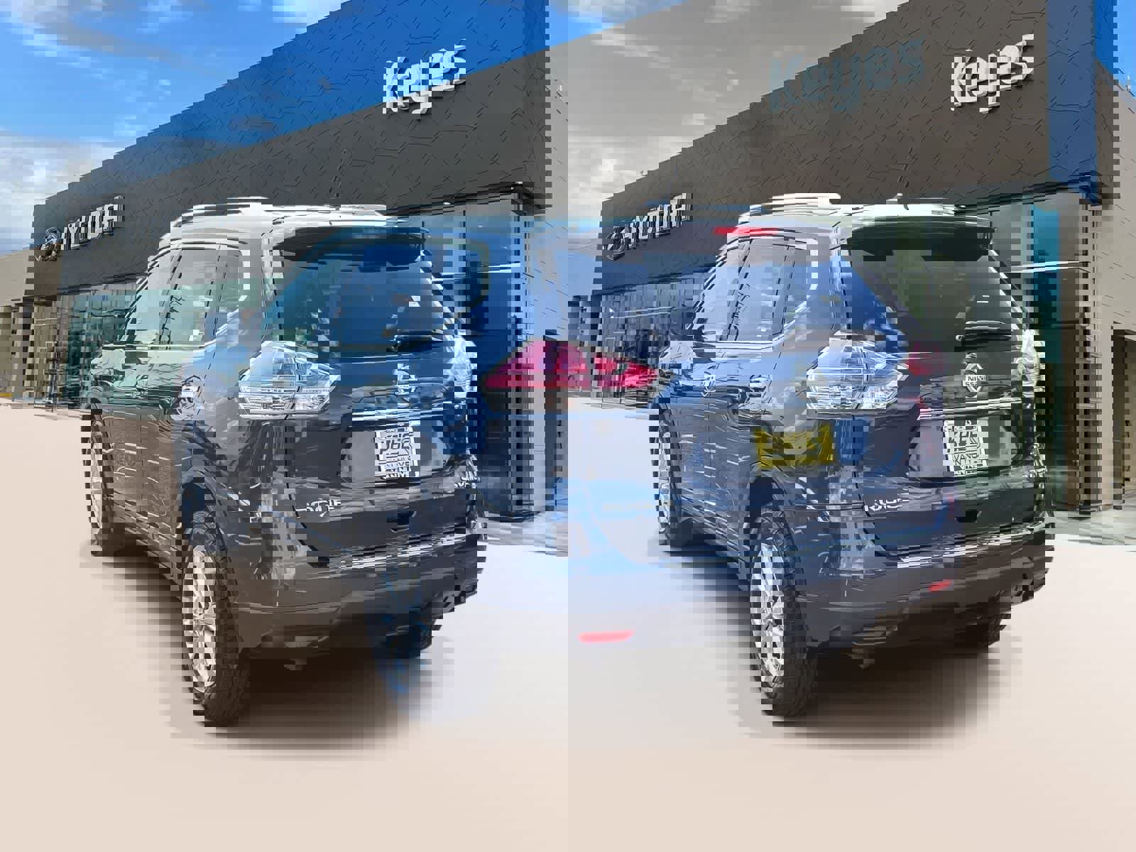 Used 2016 Nissan Rogue SV w/ SV Premium Package image 7