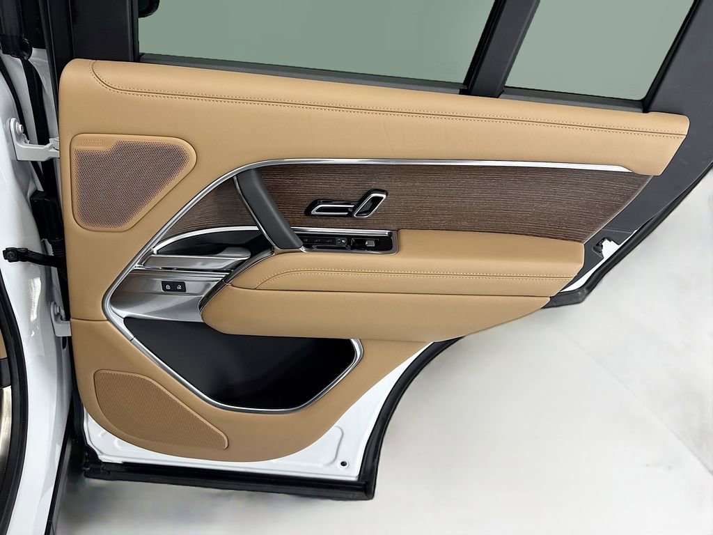 Certified 2025 Land Rover Range Rover SE AWD/4WD image 26