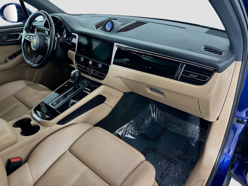 Certified 2023 Porsche Macan image 31