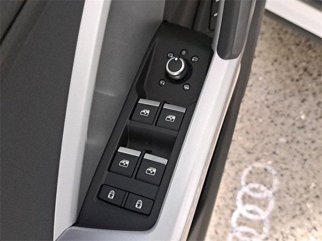 Used 2024 Audi Q3 2.0T Premium Plus image 22