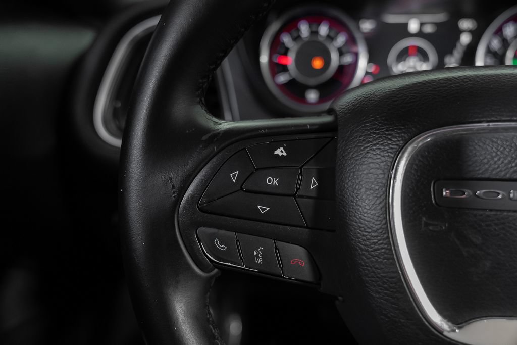 Used 2016 Dodge Challenger SXT RWD image 31