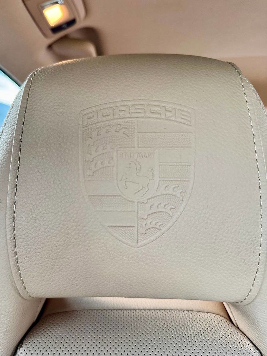 Used 2014 Porsche Panamera 4 AWD/4WD image 38