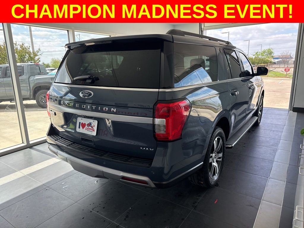 Used 2022 Ford Expedition Max XLT image 3
