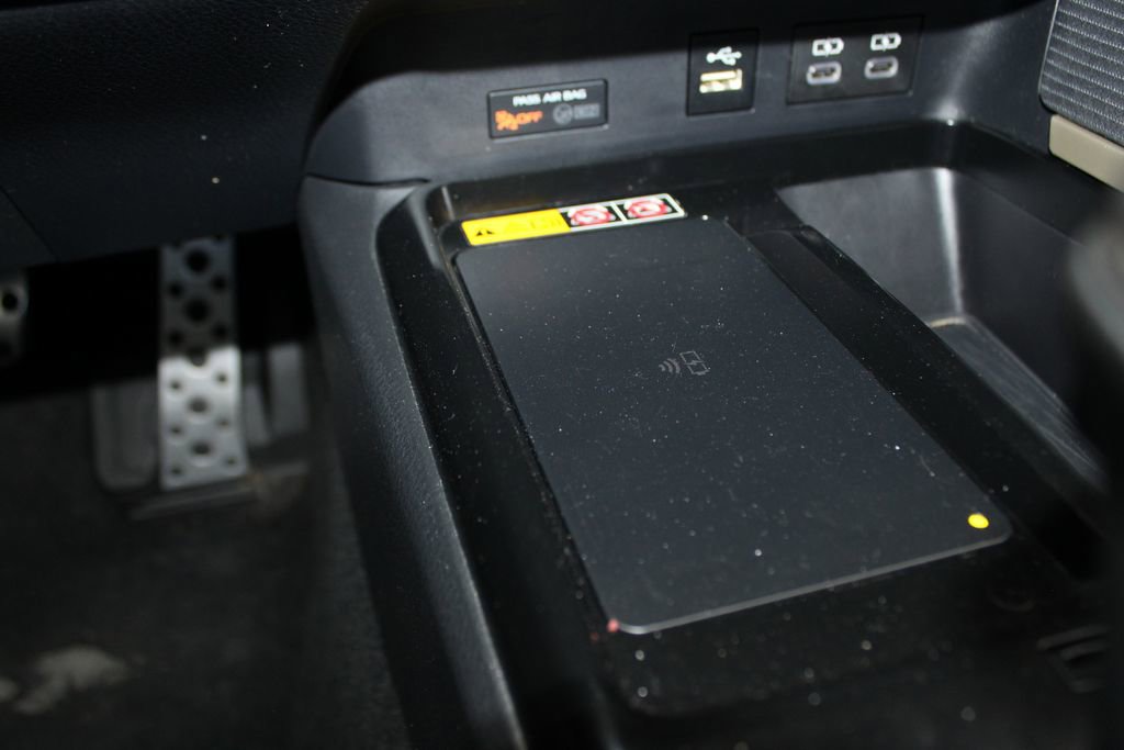 Used 2025 Toyota Camry SE FWD image 6