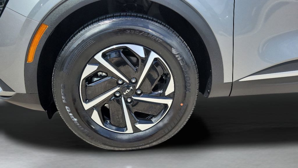 Used 2025 Kia Sportage LX image 30