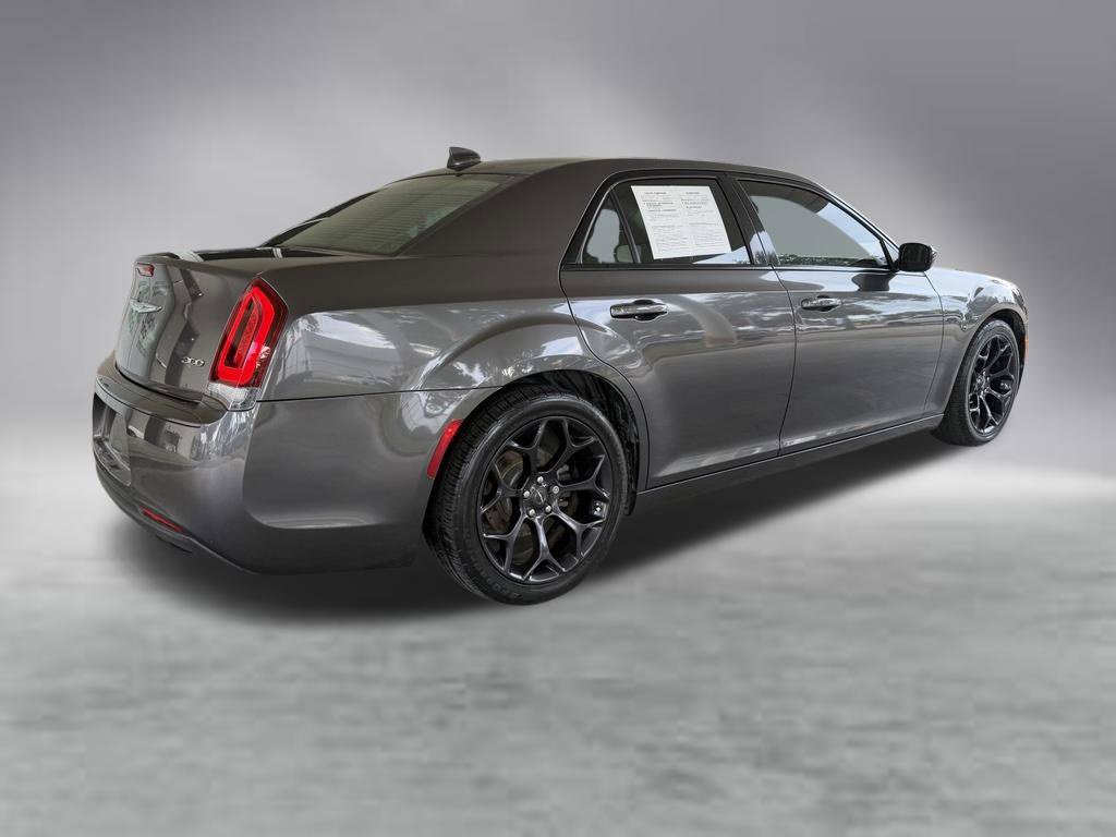 Used 2019 Chrysler 300 Touring w/ Sport Appearance Package RWD image 3