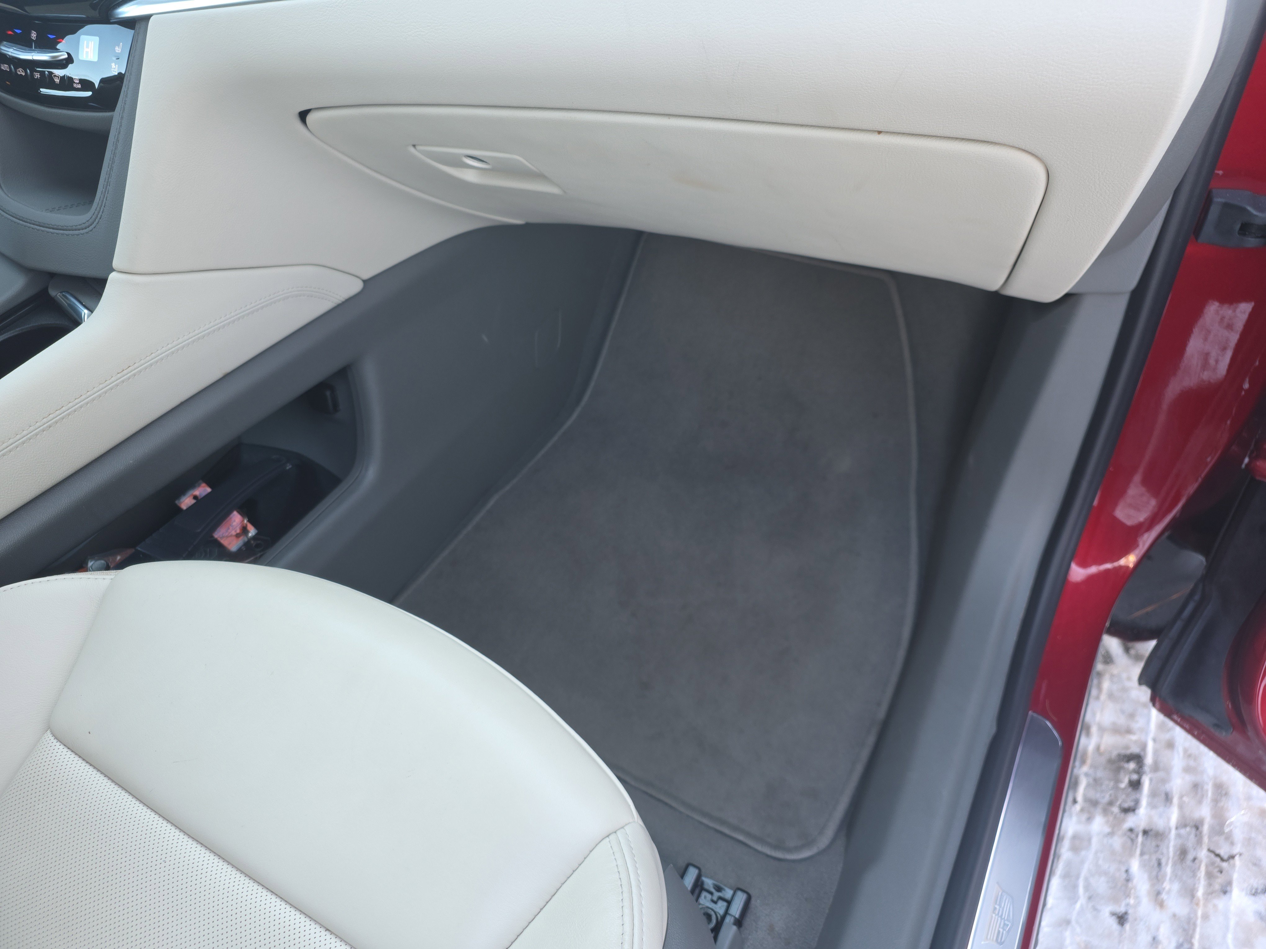 Used 2025 Cadillac XT6 Premium Luxury image 26