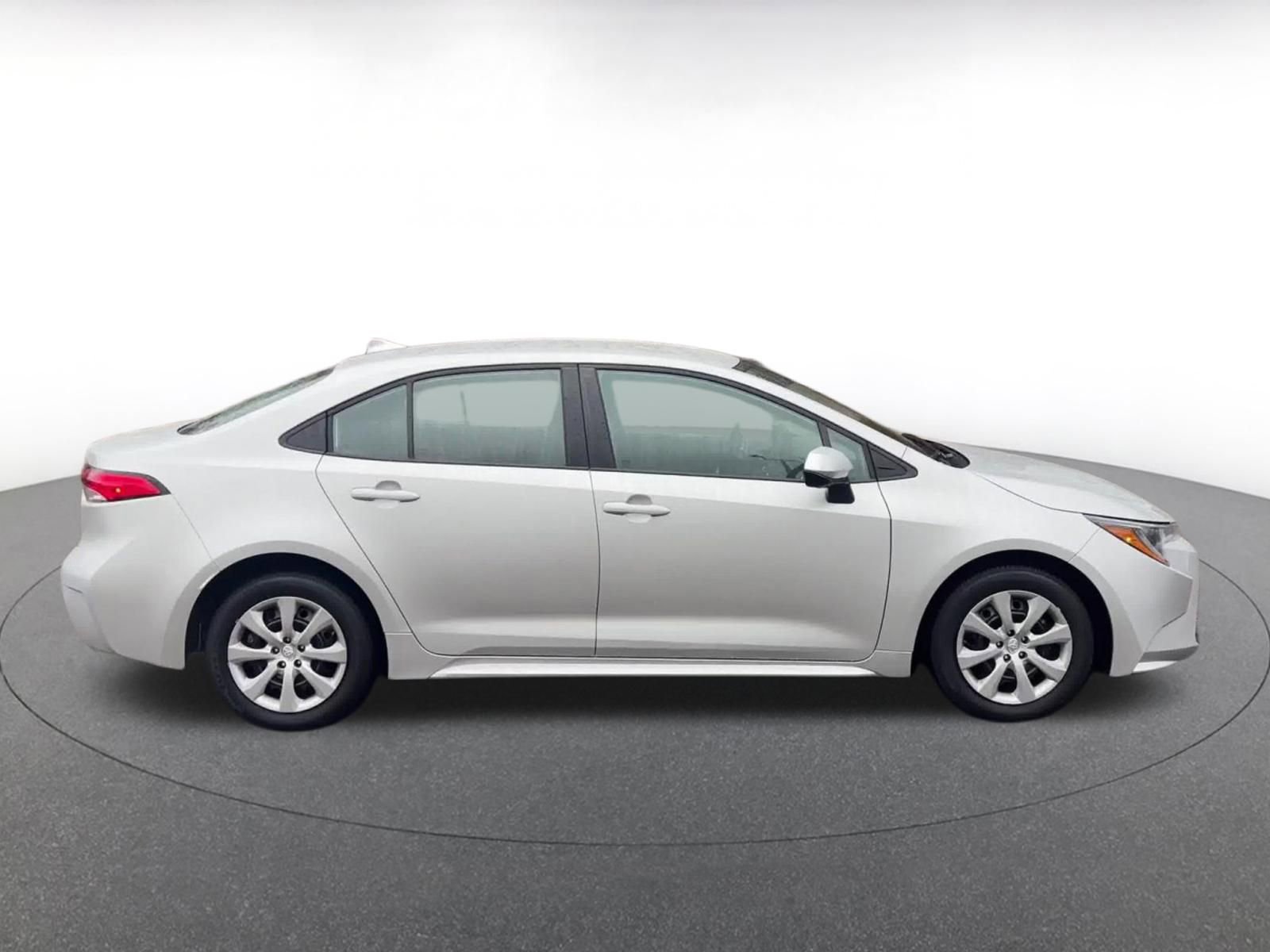 Used 2025 Toyota Corolla LE image 16