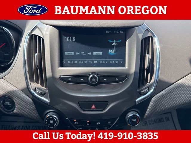 Used 2018 Chevrolet Cruze LT w/ Convenience Package FWD image 17