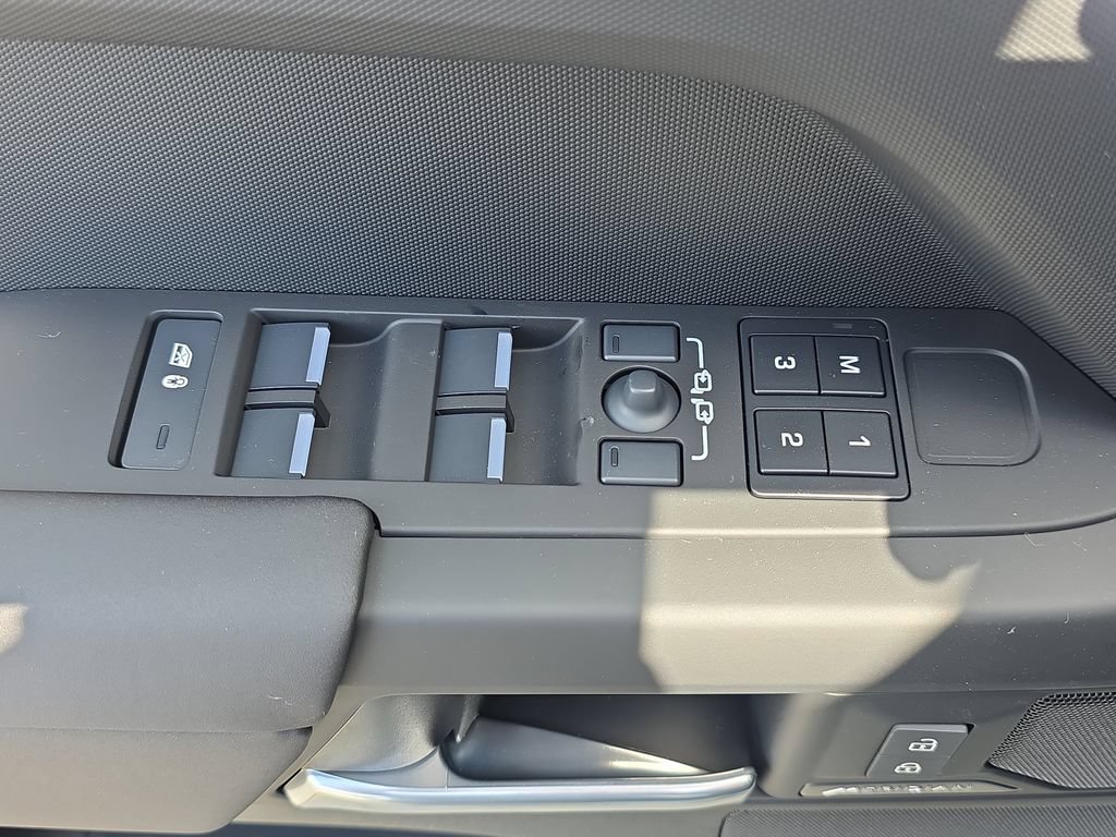 New 2026 Land Rover Defender 110 S AWD/4WD image 28