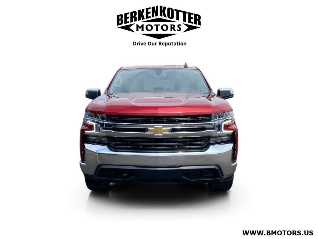 Used 2022 Chevrolet Silverado 1500 LT AWD/4WD image 2