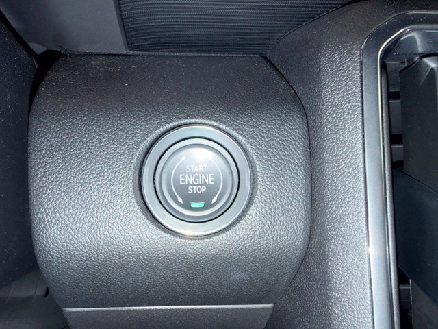 Certified 2026 GMC Acadia Elevation w/ Elevation Premium Package AWD/4WD image 13