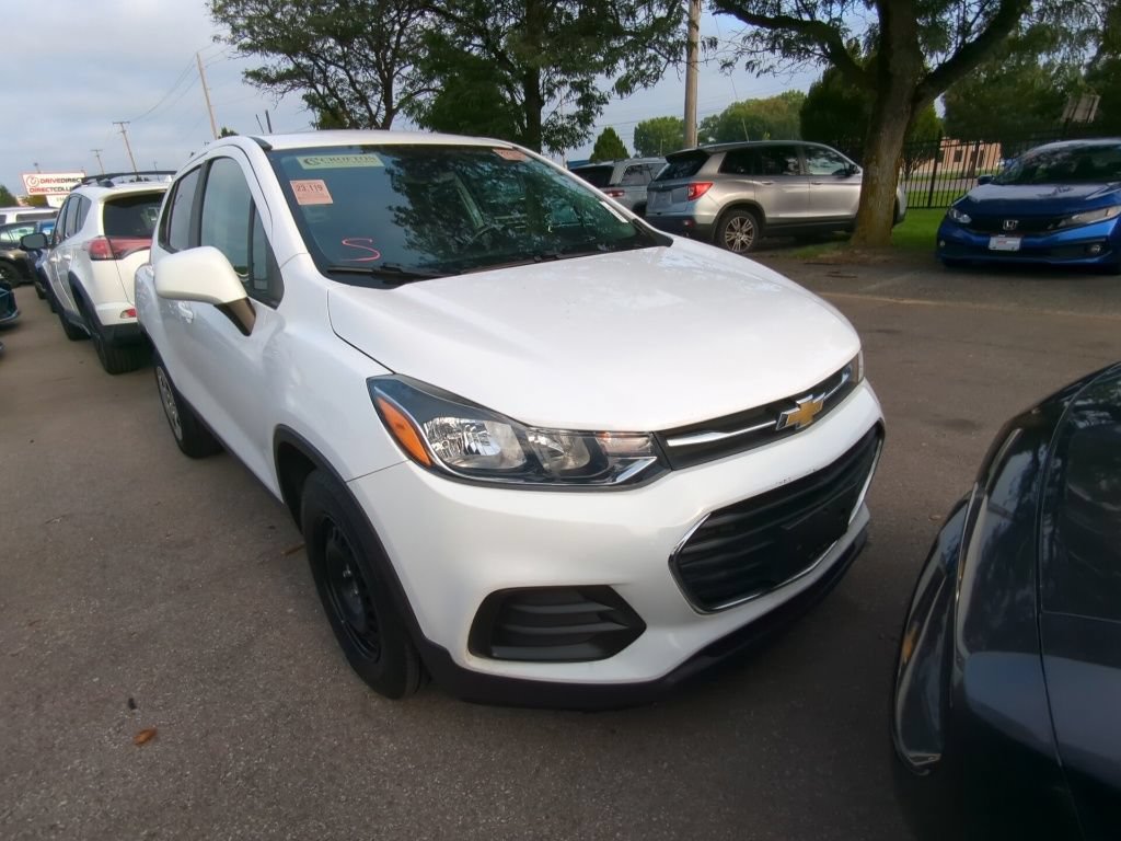 Used 2018 Chevrolet Trax LS FWD image 3