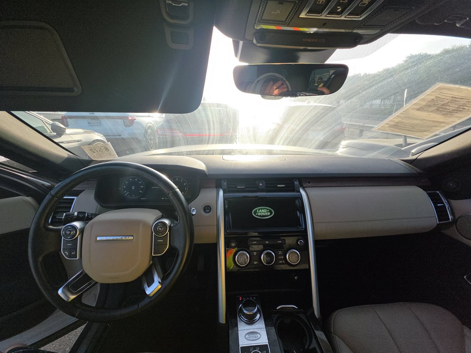 Used 2018 Land Rover Discovery HSE AWD/4WD image 11