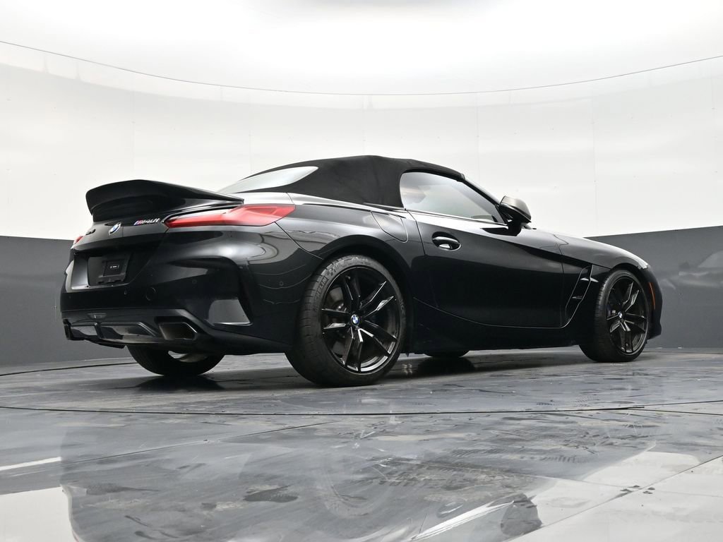 Used 2024 BMW Z4 M40i w/ Premium Package image 25