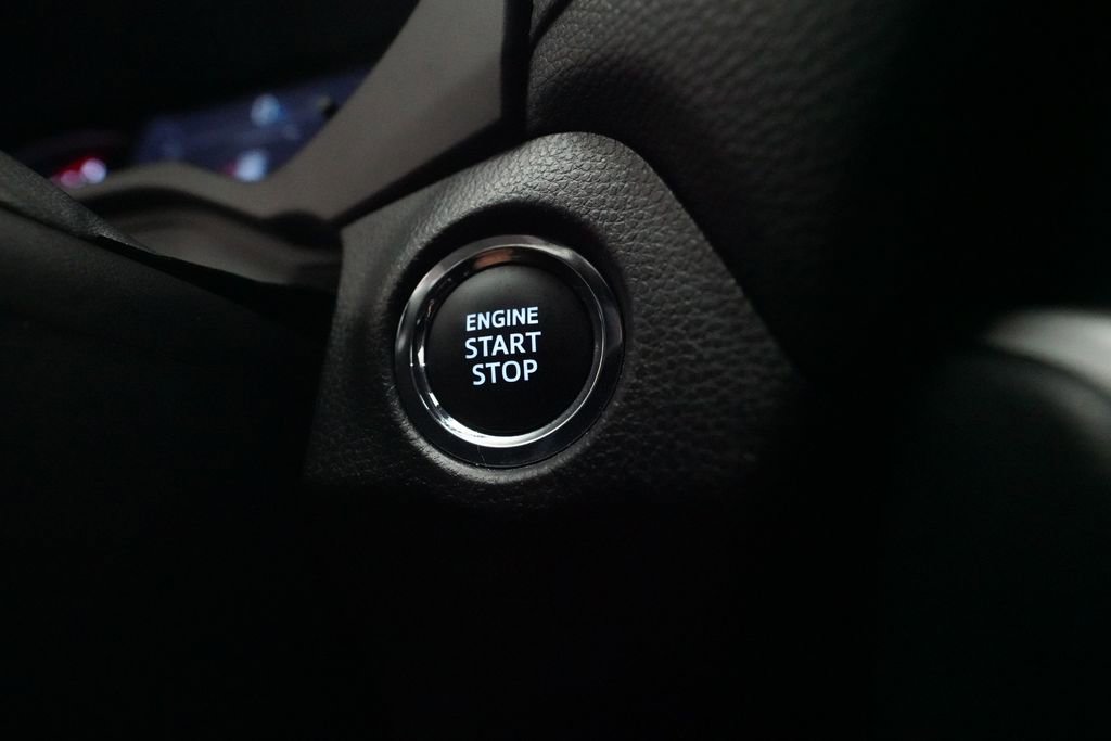 Used 2025 Toyota RAV4 XLE image 32