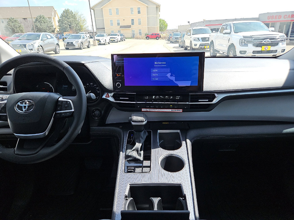 Certified 2026 Toyota Sienna XLE image 9