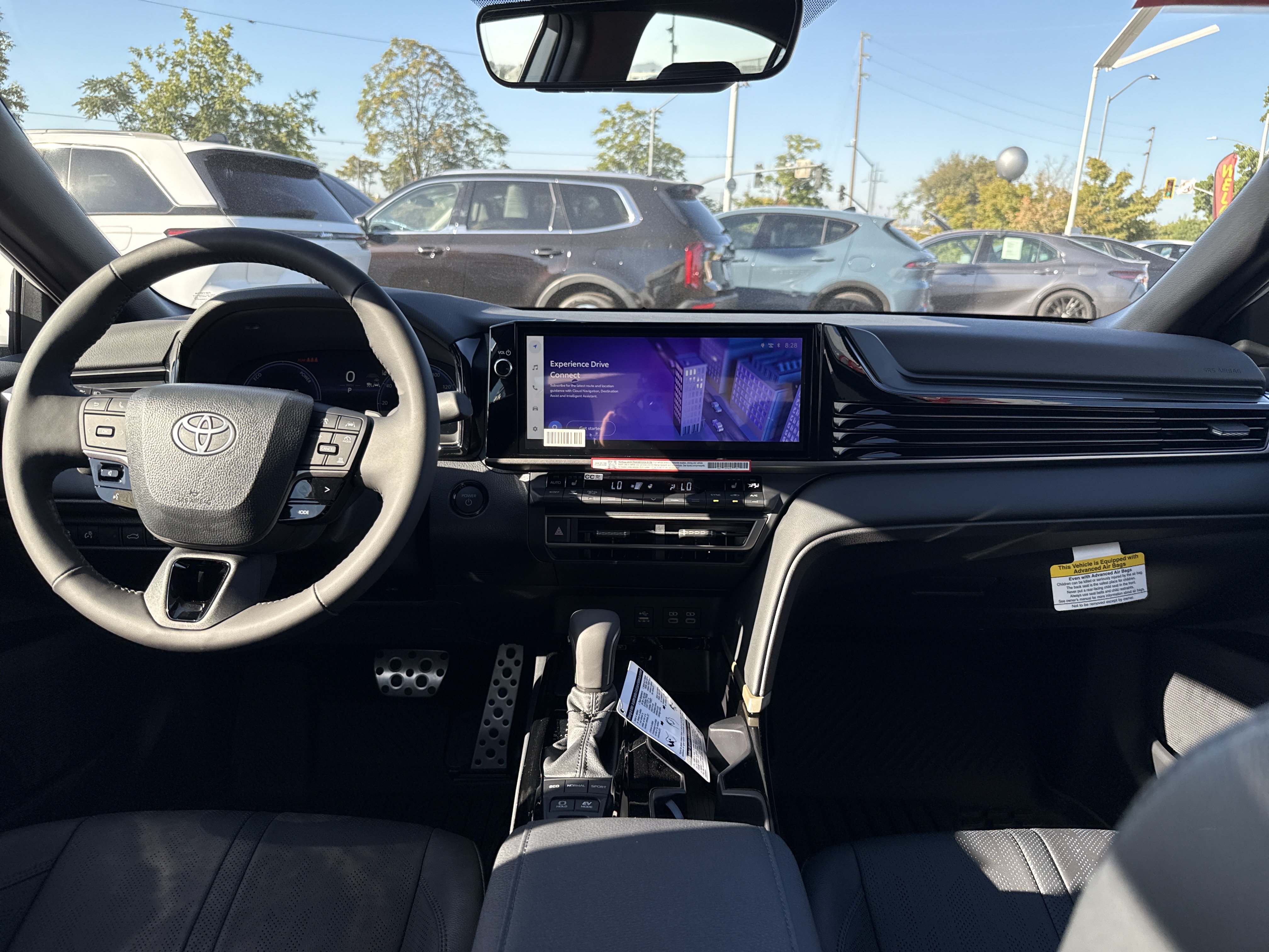 New 2026 Toyota Camry Hybrid FWD image 12