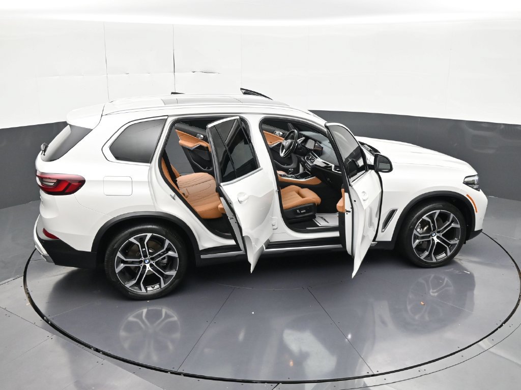 Used 2023 BMW X5 sDrive40i w/ Parking Assistance Package RWD image 36
