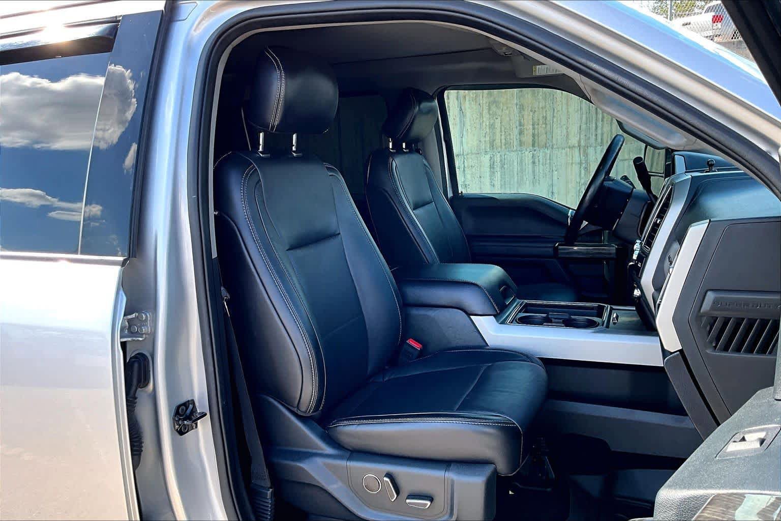 Used 2019 Ford F250 Lariat w/ Lariat Ultimate Package AWD/4WD image 12
